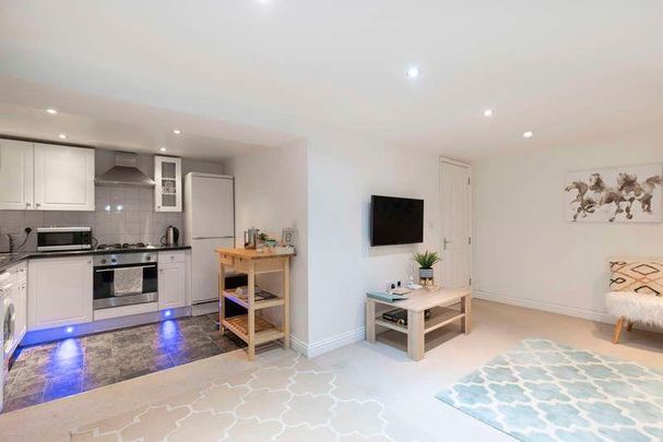 Gloucester Place, Cheltenham, GL52 - Photo 1