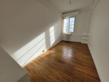 Location Appartement 3 pièces 77m² LILLE 59800 - Photo 4