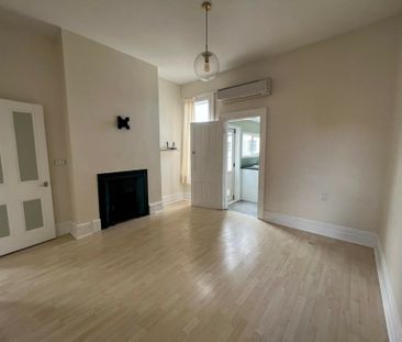 Modernised three bedroom home - Close to CBD and transport - Photo 4