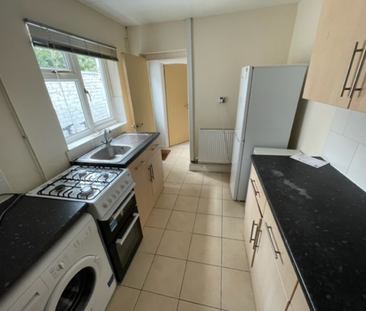 4 Bed Student Accommodation - Photo 2