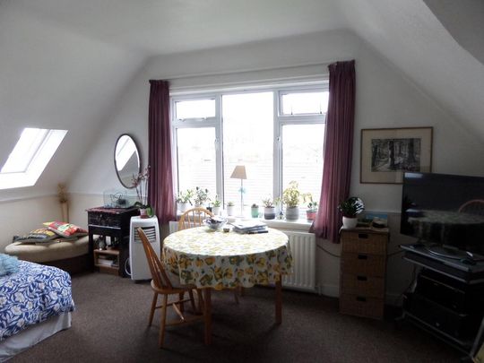 Studio to rent - Photo 1