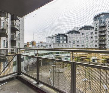 2 bedroom flat to rent - Photo 6