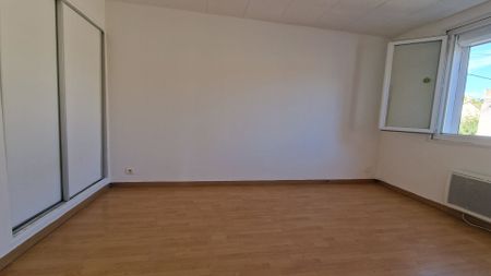 Marignane dans un petit ensemble appartement de type 2 de 41.40 m2 + terrasse véranda, - Photo 4