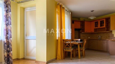 4 pokoje z Potencjałem i Doskonałą Lokalizacją - Zdjęcie 2