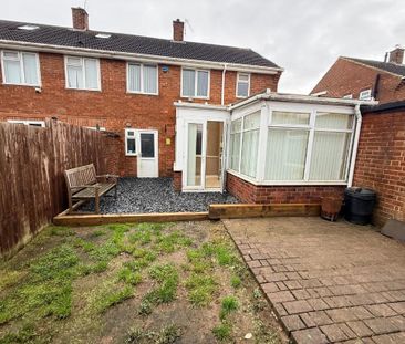 3 bedroom semi-detached house to rent - Photo 5