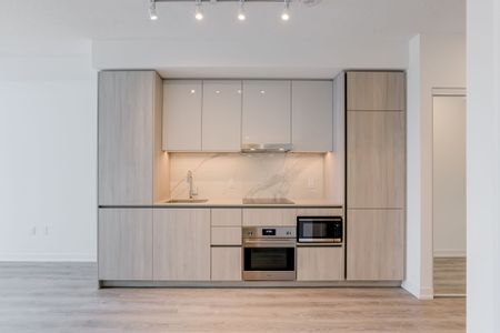 For Lease - 8 Interchange Way Unit# 4010, Vaughan, Ontario - Photo 4