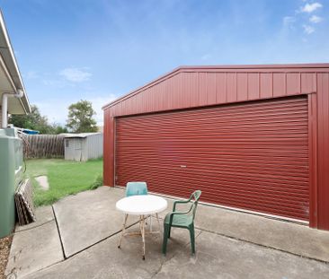 4 Kingsford Avenue, Melton South. - Photo 5