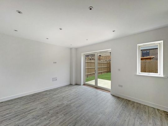 2 bedroom terraced house to rent - Photo 1