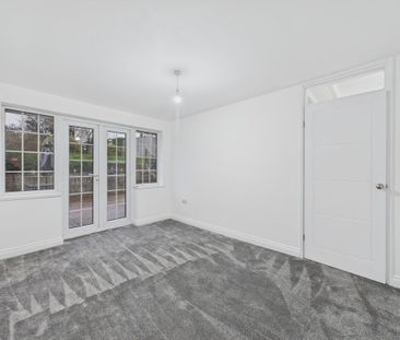 2 bedroom semi-detached bungalow to rent - Photo 4