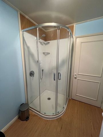 Character two-storey family home in New Lynn - Photo 5