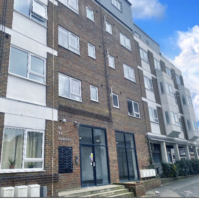 Queensway, Bletchley - Photo 1
