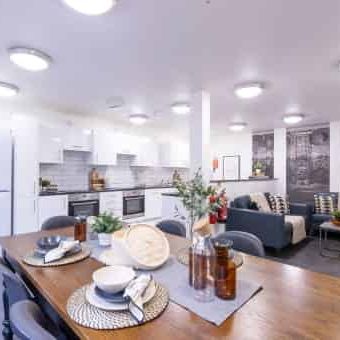 8 Bed En-suite - Photo 1