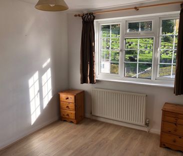 3 Bed Semi-Detached House, Crawley Green Road, LU2 - Photo 6