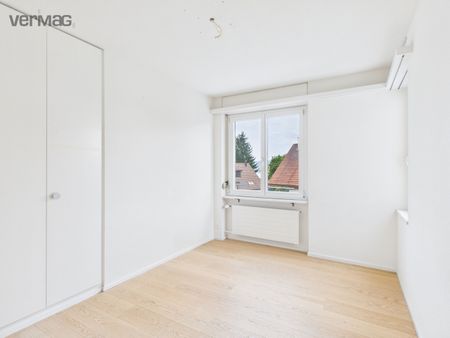 Luminous 5.5-room apartment with fireplace, washing tower & garage box - Photo 5