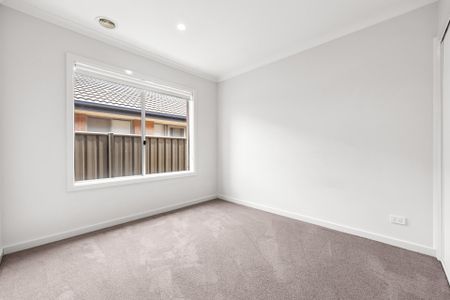 Charming Family Home in a Thriving Location - Photo 4