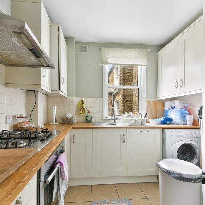 2 bedroom flat to rent - Photo 1