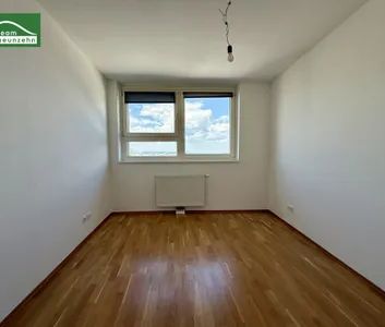 Helle 4-Zimmer-Wohnung mit Balkon in ruhiger Innenhoflage - ab sofort bezugsbereit! - Photo 2