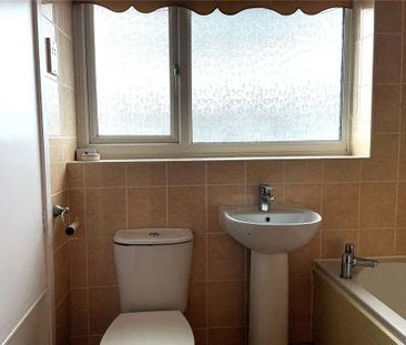 3 bedroom terraced house to rent - Photo 2