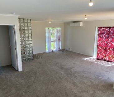 4 Bedrooms 1 Bathroom + Ensuite Internal Garage - Photo 5