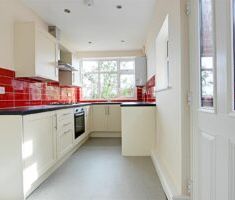 2 BEDROOM House - Mid Terrace - Photo 4