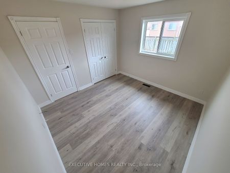 Semi-Detached Home For Lease | S8146928 - Photo 5