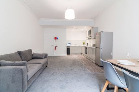 3 bedroom apartment to rent - Photo 2