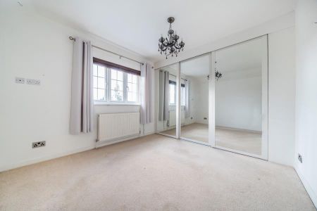 Woodlands Road, Guildford - 3 bedrooms Property for lettings - Seymours - Photo 5