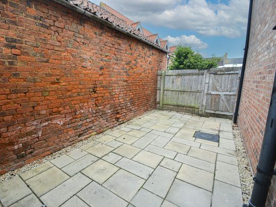 Semi-detached house to rent on - Photo 1