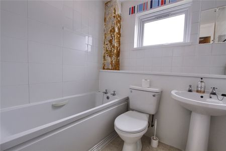 2 bed apartment to rent in Woodcock Close, Middlesbrough, TS6 - Photo 5