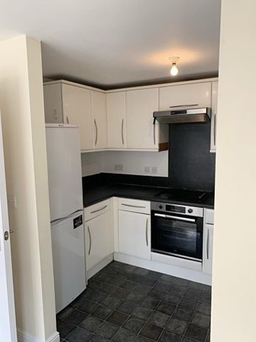2 bedroom apartment to rent - Photo 3