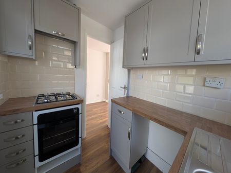 Ash Grove, Killay, Swansea, SA2 - Photo 5