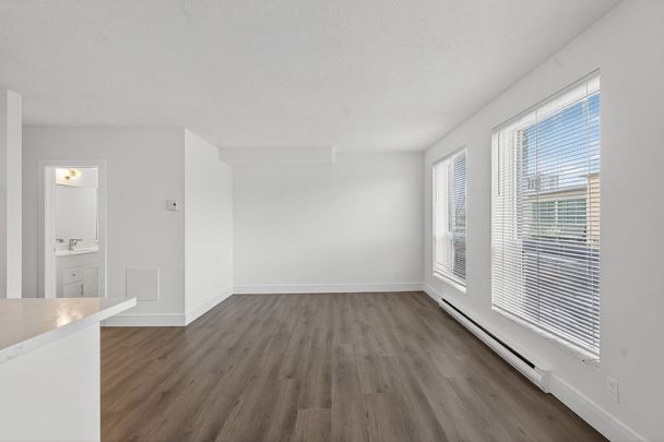 For Lease - 215 Danforth Avenue Unit# 3, Toronto, Ontario - Photo 1