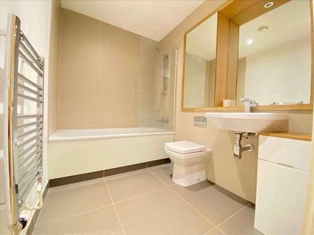 Admirals Tower North, Dowells Street, Greenwich, SE10 - Photo 2