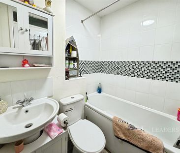 2 bedroom house to rent Amethyst Grove, Waterlooville, Hampshire, PO7 - Photo 4