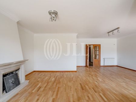 4 room luxury House for rent in Quinta do Torneiro (Paco de Arcos), Oeiras, Lisbon - Photo 3