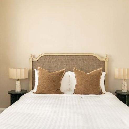 Eaton Mews South - Photo 1