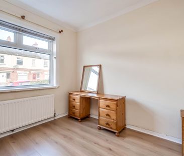 28 Sunnyside Drive, Belfast, BT7 3DX - Photo 5