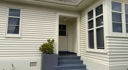 Beautiful two bedroom home in the heart of Westmere! - Photo 5