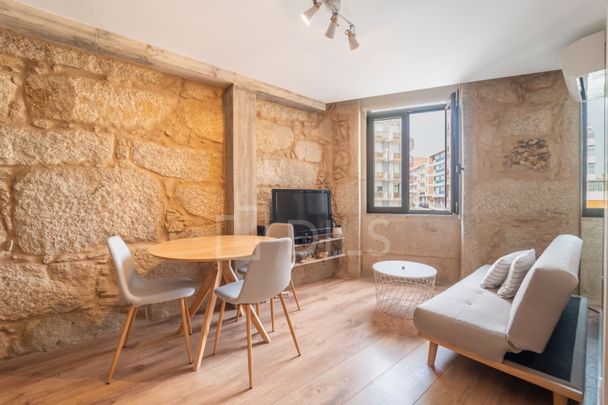 Apartamento T1, junto à Praça Velasquez, nas Antas - Photo 1