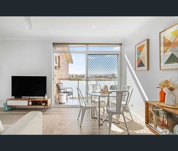 12/18 Burke Road, Cronulla, NSW 2230 - Photo 2