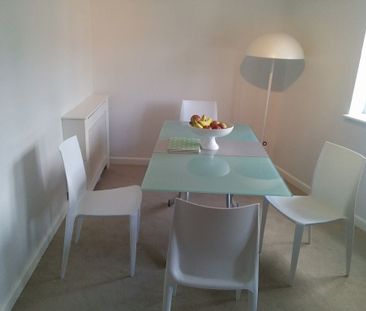 2 Bed Flat, Chiswick, W4 - Photo 2