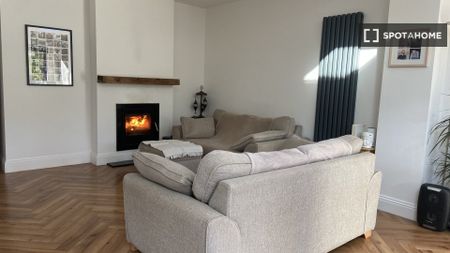 Room for rent in 3-bedroom apartment in Dublin, Dublin - Photo 5