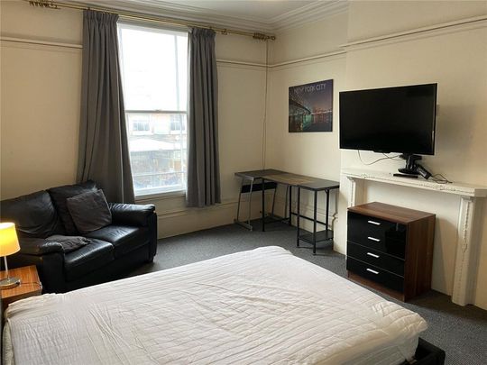 House share to rent - Photo 1