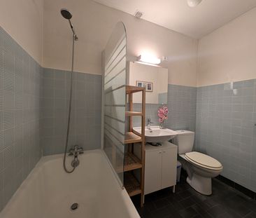 Location Appartement 2 pièces 53m² - Photo 2