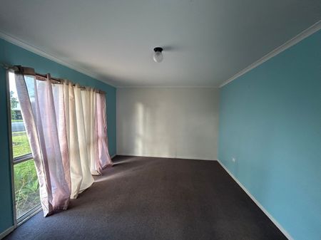 9 Holmes Drive, Beaconsfield - Photo 2