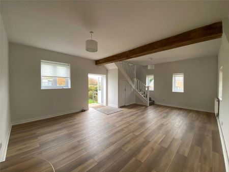 2 bedroom semi-detached house to rent - Photo 2