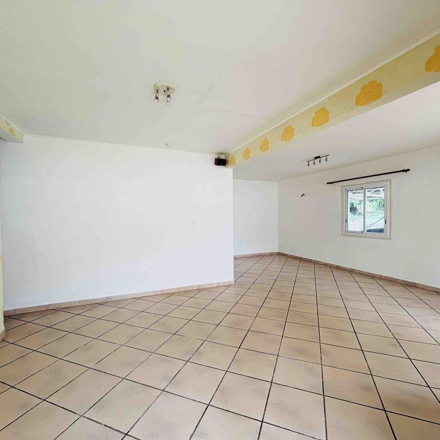 Location Maison 5 pièces 121m² LA POSSESSION 97419 - Photo 1