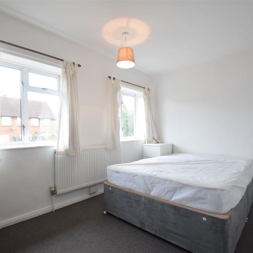 St Pauls Close, Cowley, Uxbridge, UB8 - Photo 1
