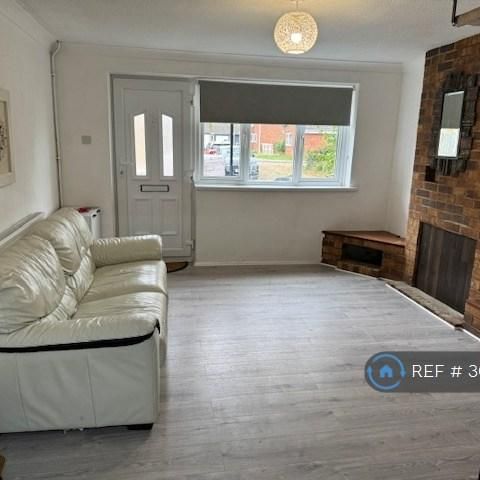 2 bedroom semi-detached house to rent - Photo 1