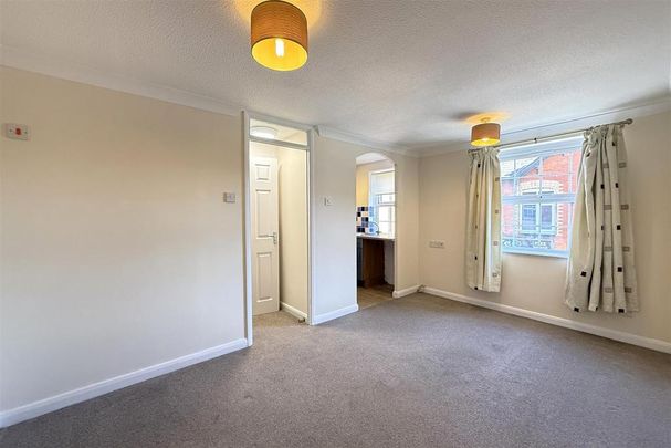 1 bedroom flat to rent - Photo 1